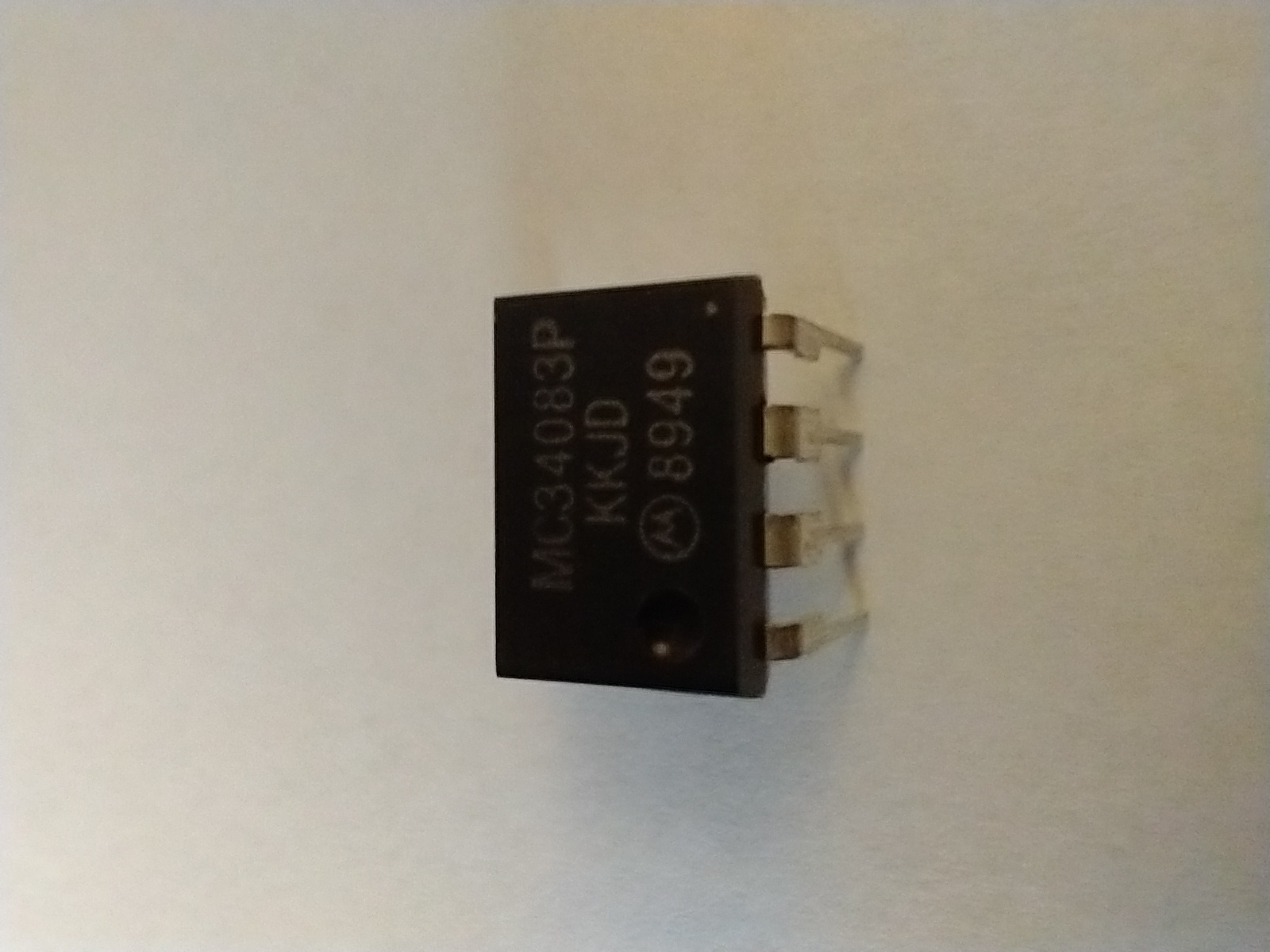 MC34083P 8-PIN DIP NOS